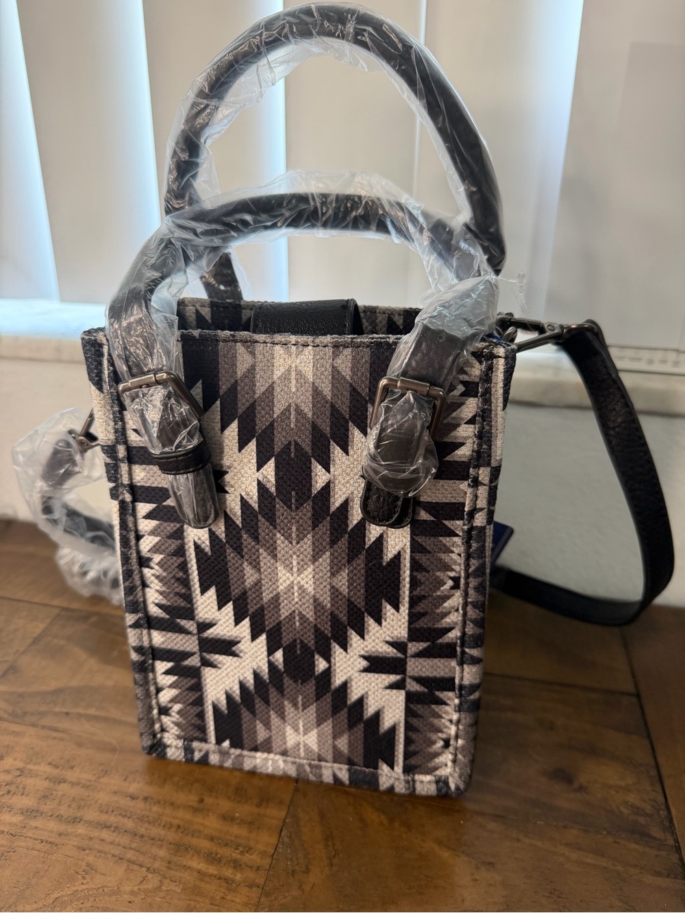 Wrangler black & white Aztec western print small crossbody tote bag purse new - Picture 5 of 9